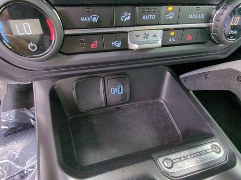 Used 2023 Ford Bronco Outer Banks AWD/4WD image 18
