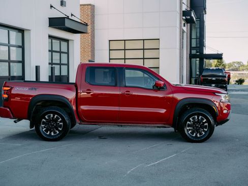 Used 2023 Nissan Frontier PRO-4X image 11