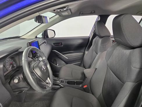 Used 2025 Toyota Corolla Cross LE FWD image 14