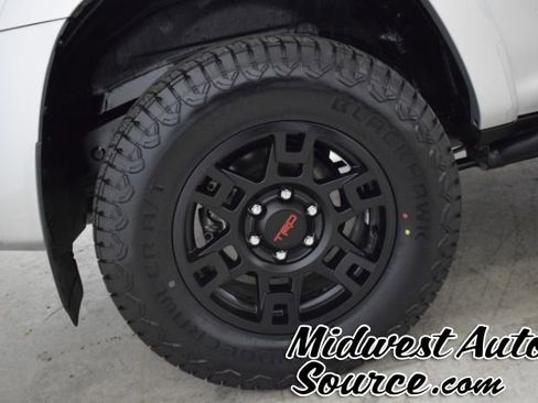 Used 2023 Toyota 4Runner SR5 Premium image 9