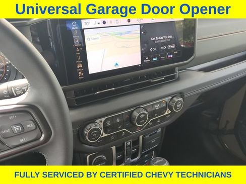 Used 2025 Jeep Gladiator Mojave AWD/4WD image 31