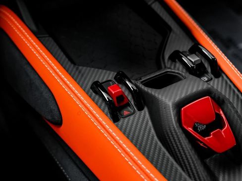 Used 2025 Lamborghini Revuelto AWD/4WD image 98