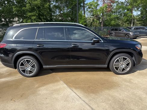 Used 2026 Mercedes-Benz GLS 450 4MATIC image 3