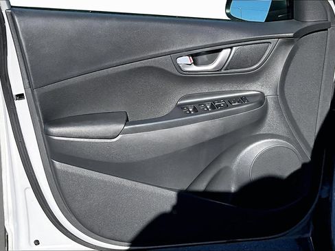 Used 2022 Hyundai Kona SEL w/ Convenience Package image 18