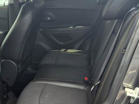 Used 2020 Chevrolet Trax LT w/ Driver Confidence Package FWD image 9