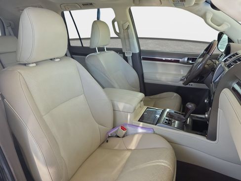 Used 2019 Lexus GX 460 Premium w/ Premium Package AWD/4WD image 10
