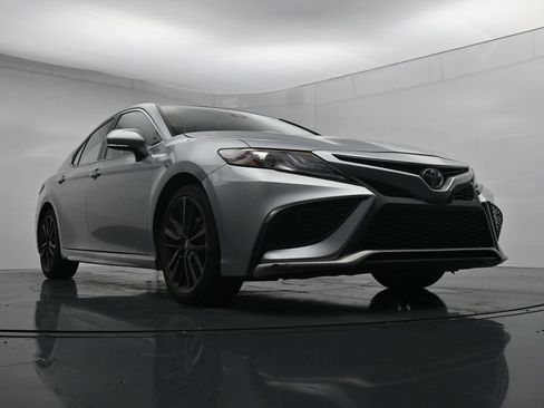 Used 2024 Toyota Camry XSE FWD image 18