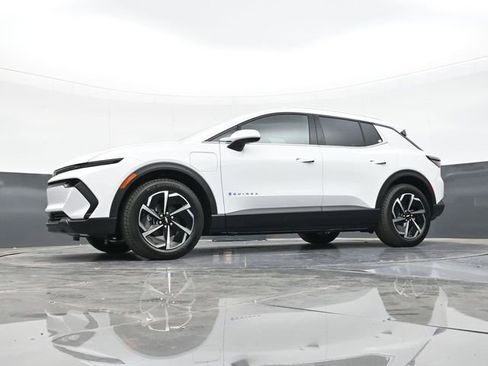 New 2026 Chevrolet Equinox EV LT FWD image 53