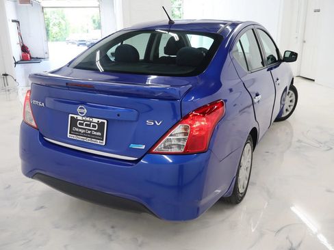Used 2015 Nissan Versa SV FWD image 5
