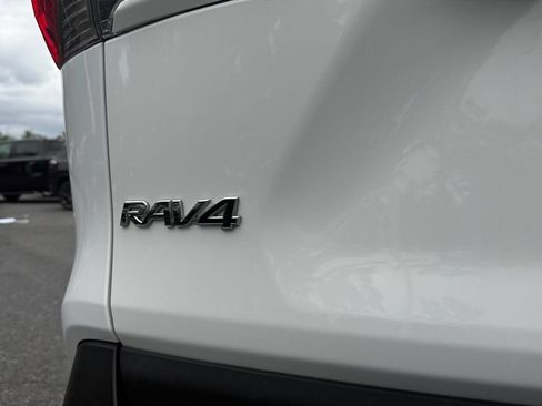 Used 2024 Toyota RAV4 XLE FWD image 17