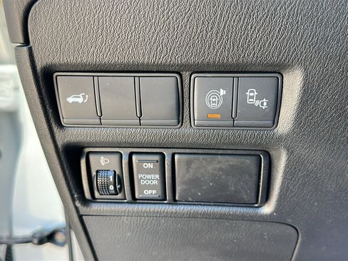 Used 2017 Nissan Armada SL AWD/4WD image 16