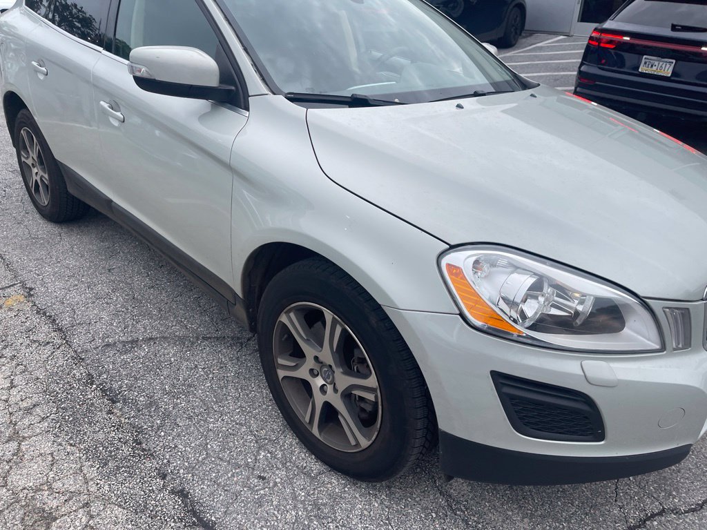 Used 2012 Volvo XC60 T6 AWD/4WD image 2