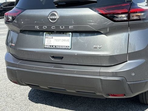 Used 2024 Nissan Rogue SV FWD image 25
