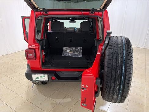 Used 2025 Jeep Wrangler Unlimited Sahara w/ Safety Group AWD/4WD image 23