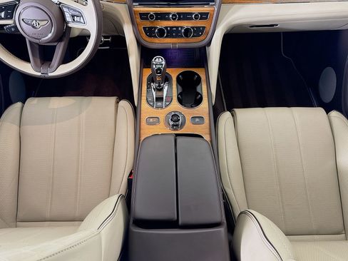 Certified 2023 Bentley Bentayga AWD/4WD image 23