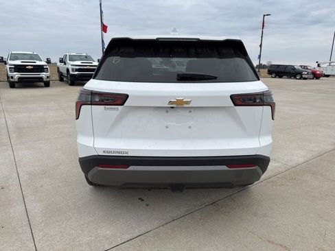 Used 2025 Chevrolet Equinox LT image 4