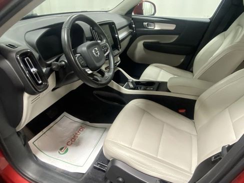 Used 2019 Volvo XC40 T5 Momentum image 10