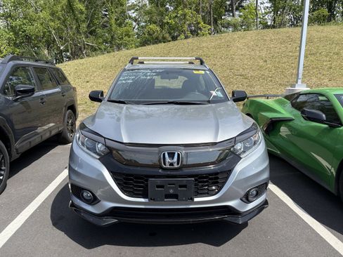 Used 2019 Honda HR-V Sport image 2