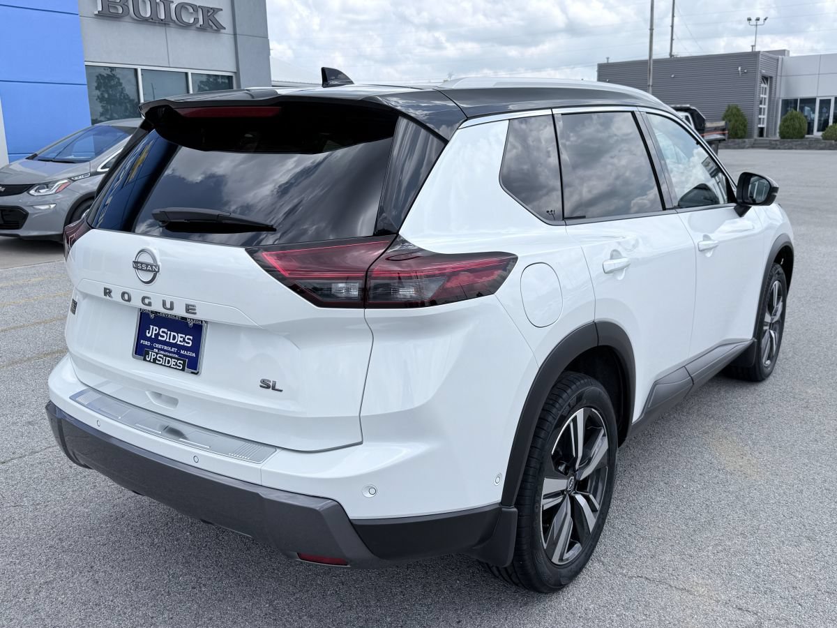Used 2025 Nissan Rogue SL w/ SL Premium Package FWD image 5