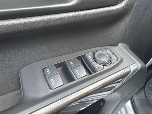 Used 2020 Chevrolet Silverado 1500 LTZ AWD/4WD image 21