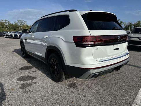 New 2026 Volkswagen Atlas Peak Edition AWD/4WD image 4