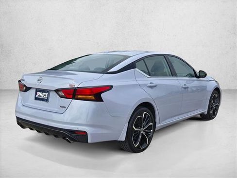 Used 2025 Nissan Altima 2.5 SR w/ SR Premium Package AWD/4WD image 30