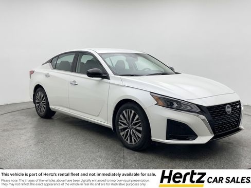 Used 2025 Nissan Altima 2.5 SV FWD image 1
