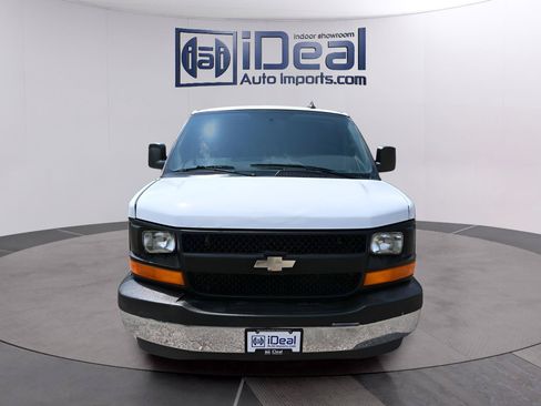 Used 2017 Chevrolet Express 3500 RWD image 8