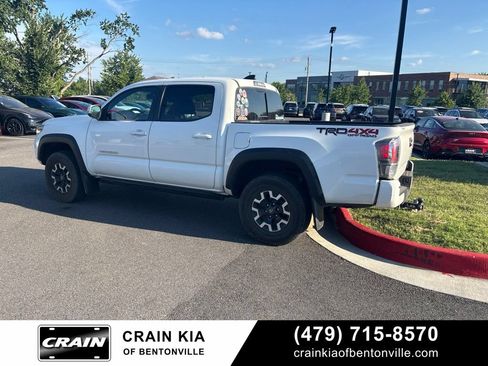 Used 2022 Toyota Tacoma TRD Off-Road w/ TRD Premium Off Road Package AWD/4WD image 7