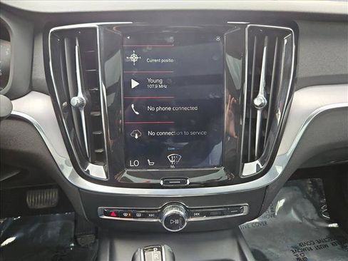 Used 2020 Volvo S60 T6 Momentum AWD/4WD image 15
