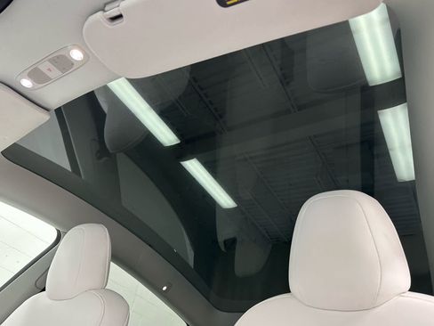 Used 2023 Tesla Model Y Long Range image 37