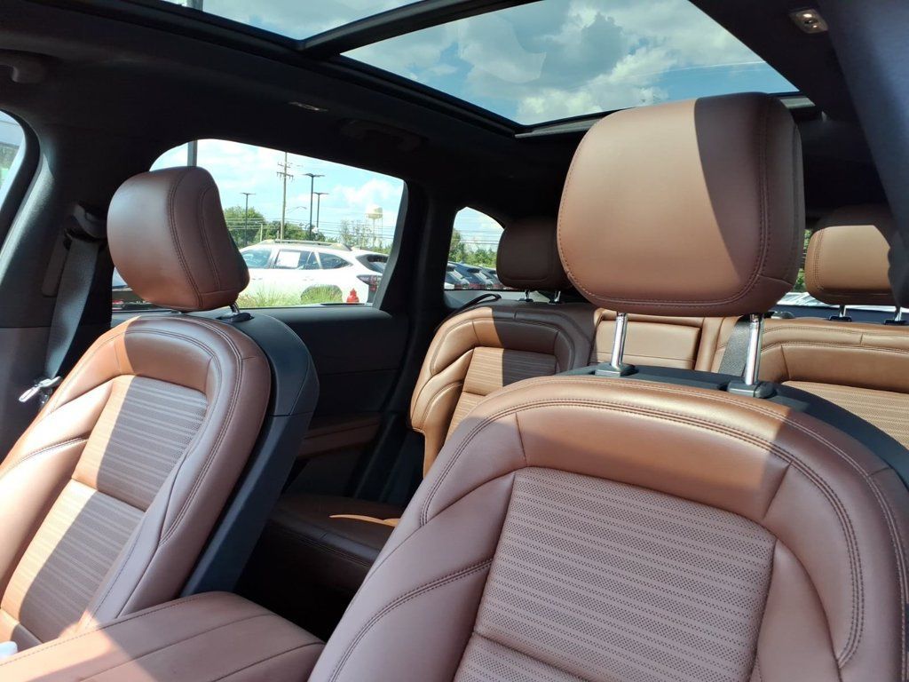 Used 2026 Lincoln Nautilus Reserve AWD/4WD image 16