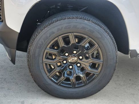 New 2026 Chevrolet Colorado W/T w/ WT Custom Package AWD/4WD image 17