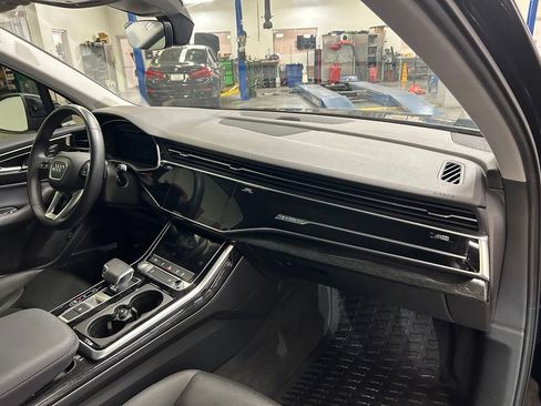 Used 2020 Audi Q7 3.0T Premium Plus w/ Premium Plus Package AWD/4WD image 16