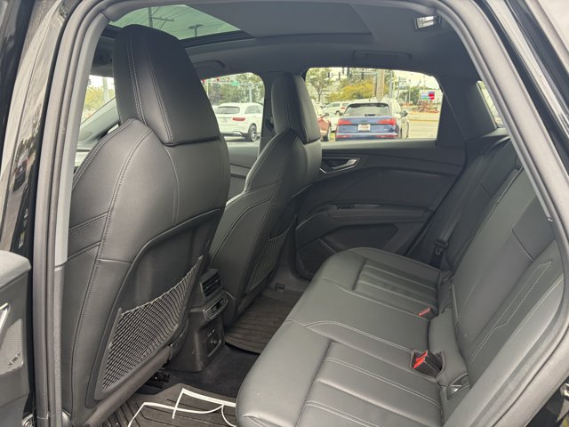 Used 2023 Audi Q4 e-tron Prestige AWD/4WD image 4