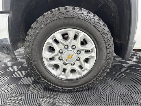 Used 2024 Chevrolet Silverado 2500 LTZ w/ LTZ Convenience Package AWD/4WD image 15