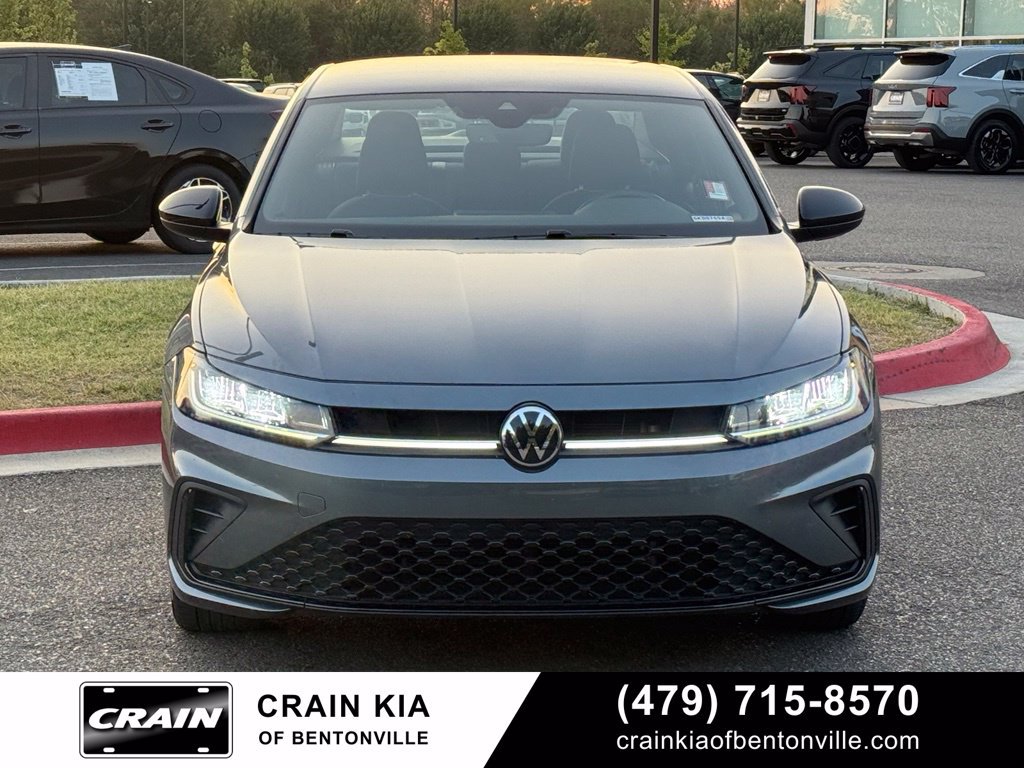 Used 2025 Volkswagen Jetta Sport FWD image 2