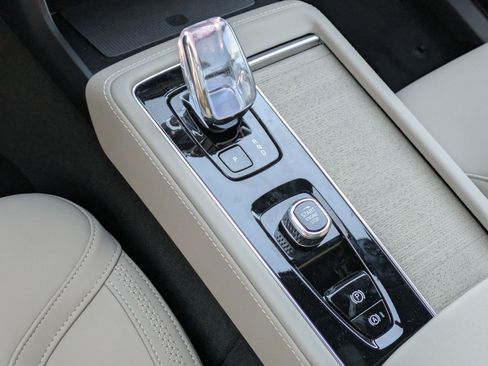 New 2026 Volvo XC90 B5 Core image 13