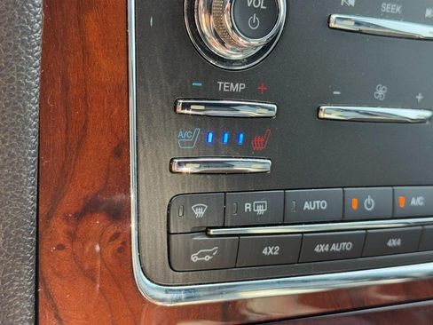 Used 2015 Lincoln Navigator 4WD image 20