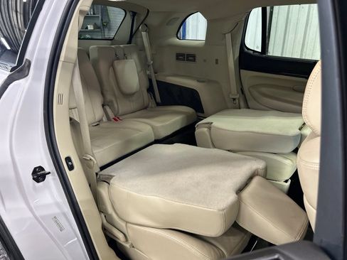 Used 2019 Lincoln MKT AWD image 47