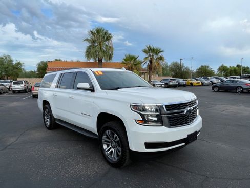Used 2015 Chevrolet Suburban LS w/ Max Trailering Package RWD image 7