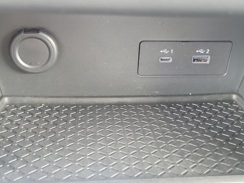Used 2025 Nissan Pathfinder SV FWD image 28