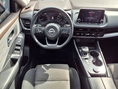 Used 2023 Nissan Rogue SV AWD/4WD image 2