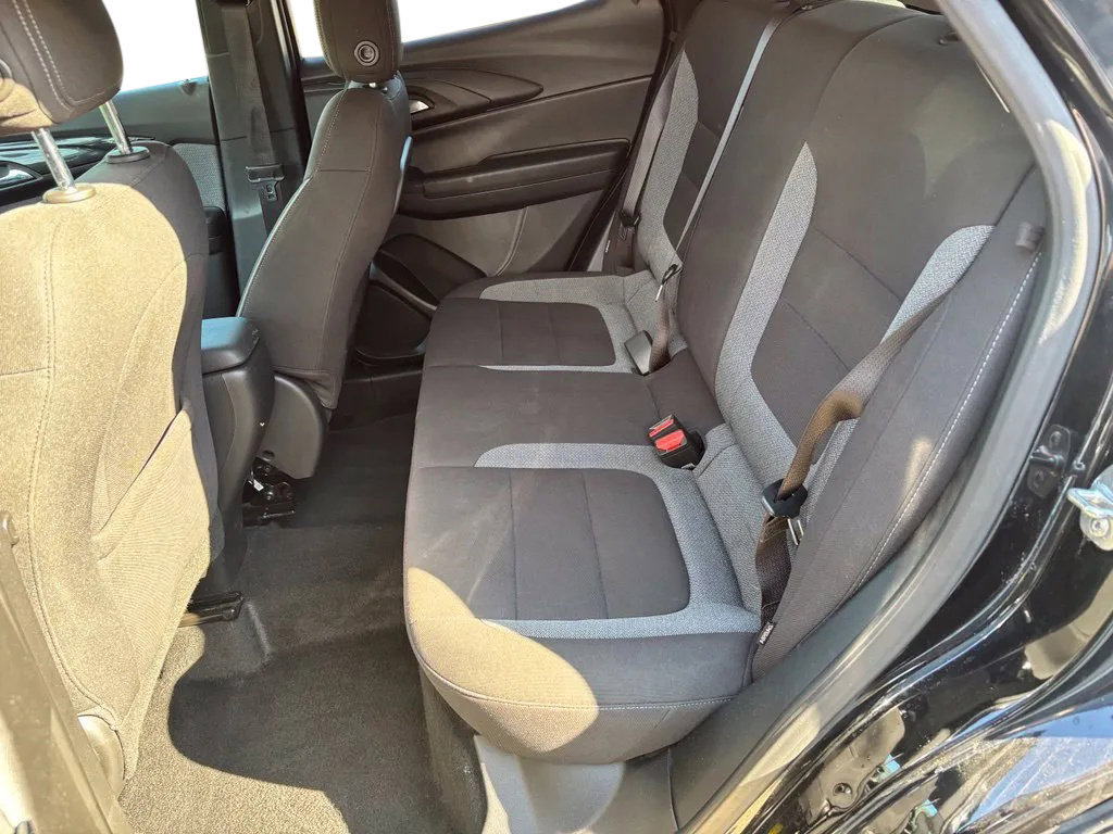 Used 2025 Chevrolet TrailBlazer LT AWD/4WD image 23