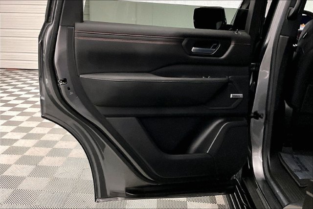 Used 2025 Nissan Armada PRO-4X AWD/4WD image 22