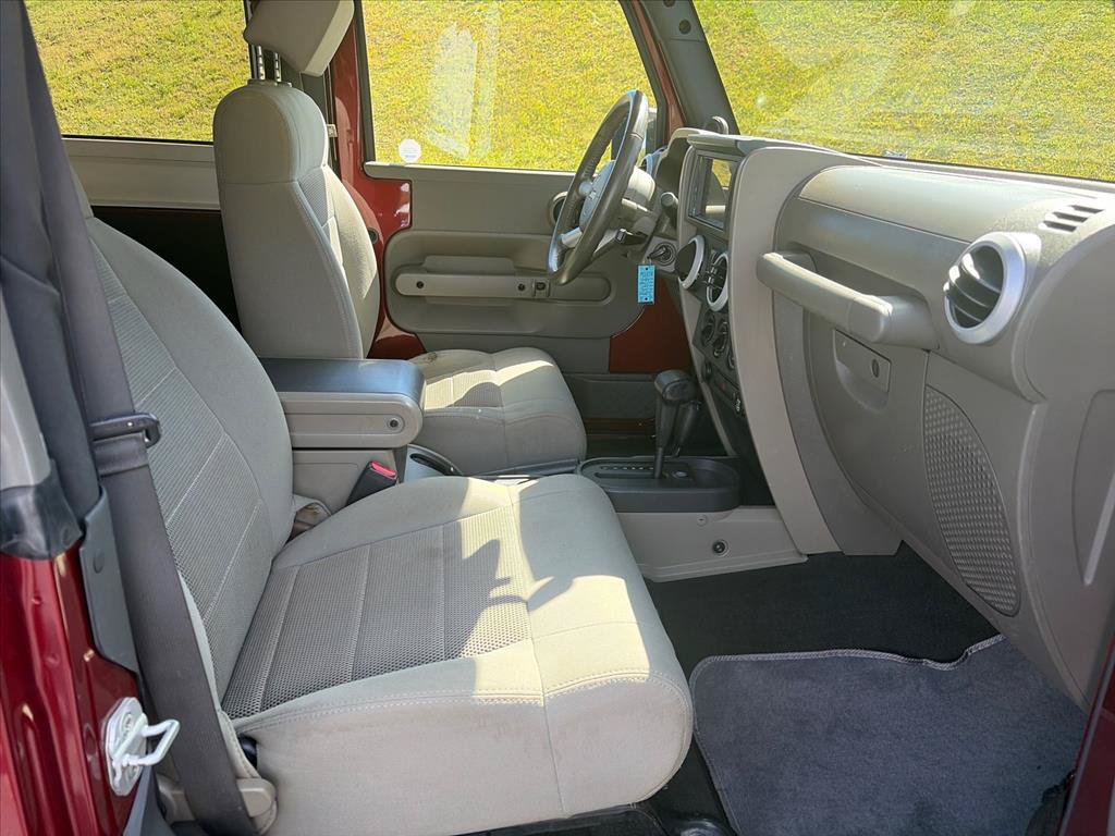 Used 2008 Jeep Wrangler Sahara w/ Dual Top Group AWD/4WD image 24