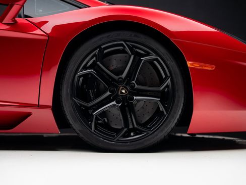 Used 2014 Lamborghini Aventador LP 700-4 image 38