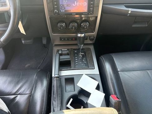 Used 2012 Jeep Liberty Limited Jet w/ Comfort/Convenience Group AWD/4WD image 17