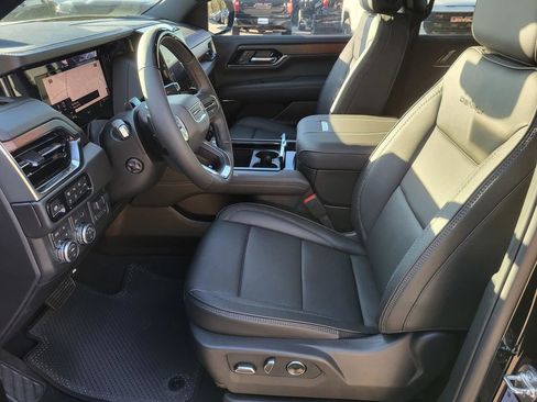 New 2026 GMC Yukon XL Denali w/ Denali Reserve Package image 8