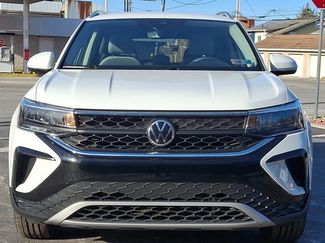 Used 2022 Volkswagen Taos SE video 2